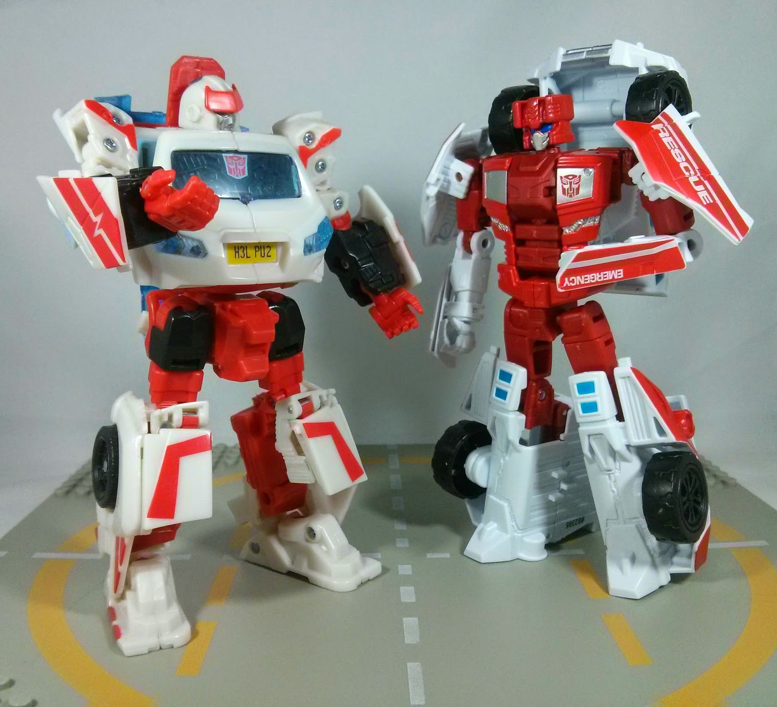 Transformers MTMTE First Aid combiner wars ratchet