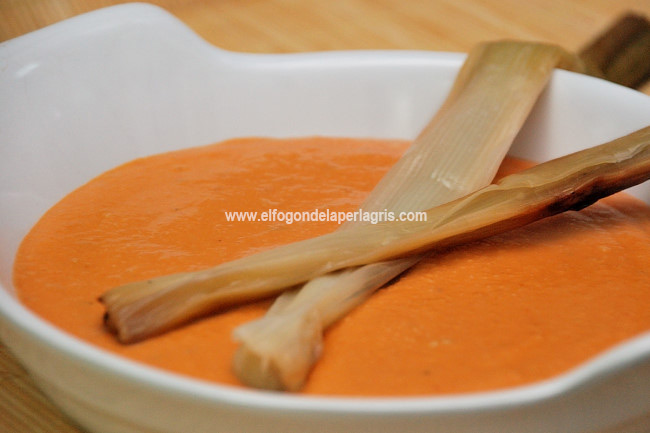 Calsots con salsa romesco Calsots con salsa romesco