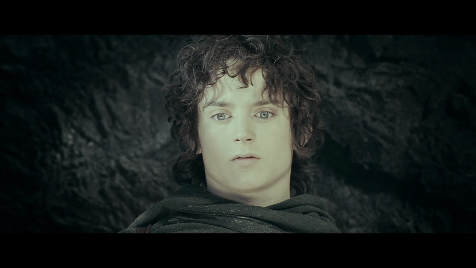 Властелин колец братство кольца полная. Фродо Бэггинс. Мифрил Фродо. Митрилл Властелин колец. Фродо Бэггинс Постер.