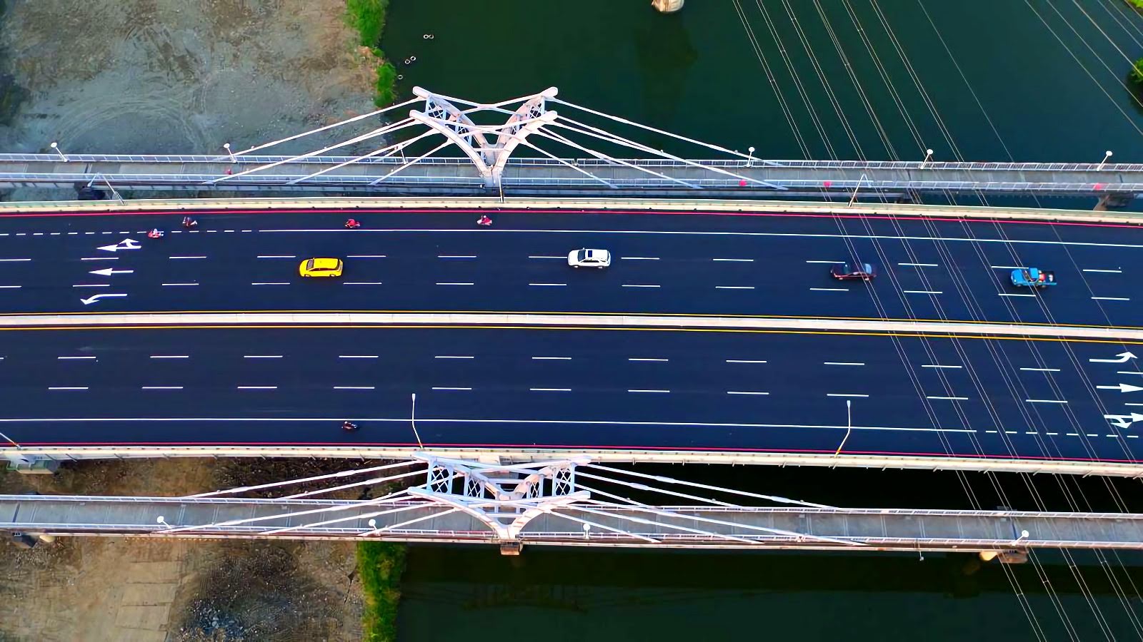 【塞車惡夢解除】等了三年終於通車|台17甲鹽水溪橋完工開放