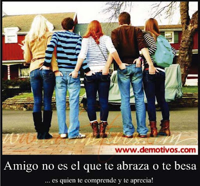 Desmotivaciones de Amor: Amigo no es el que te abraza o te besa es ...