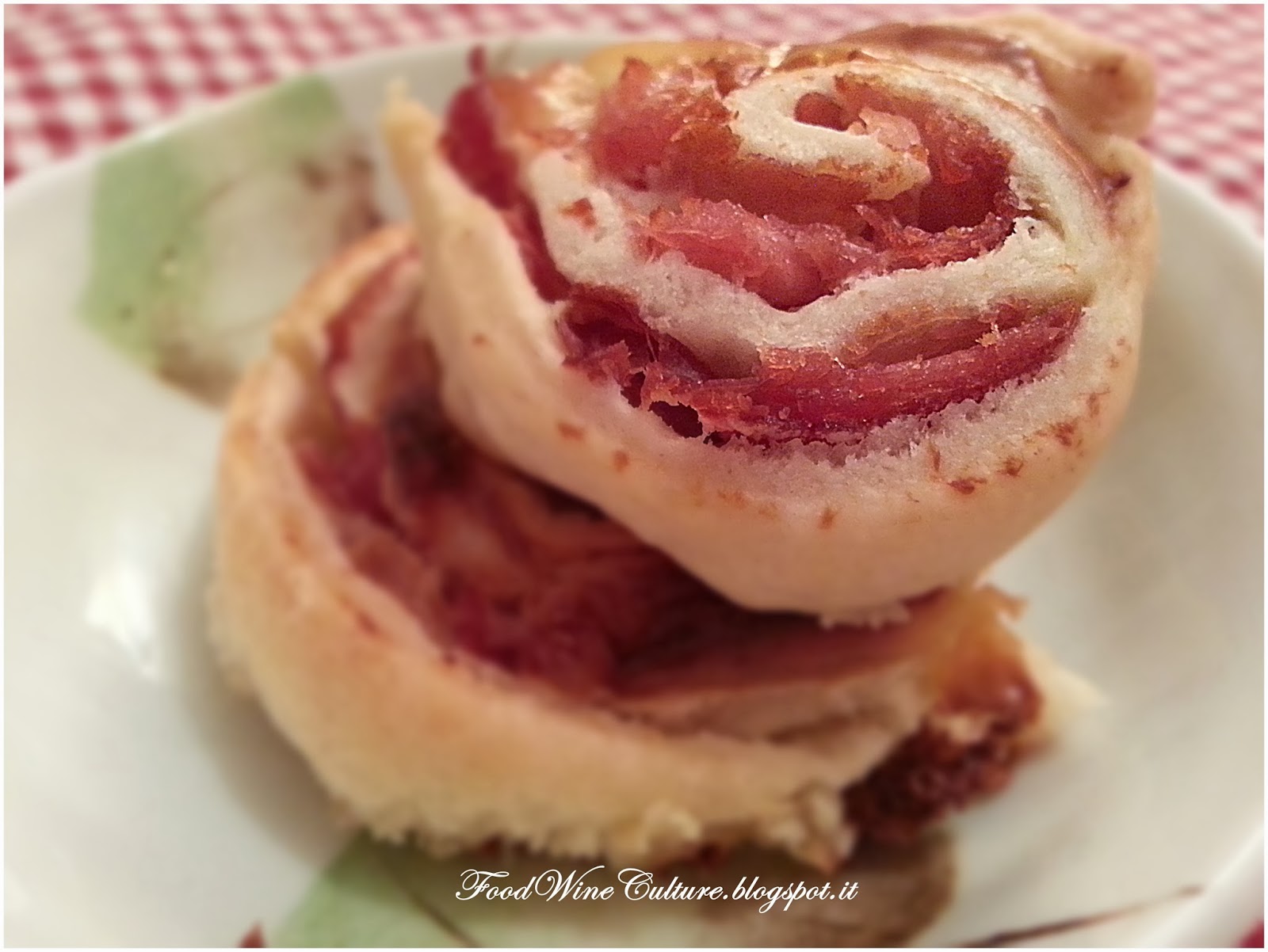 Food Wine & Culture Rotolini Caserecci di Pasta Sfoglia al Prosciutto