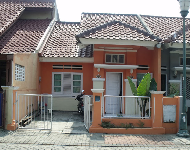 Contoh rumah minimalis warna orange