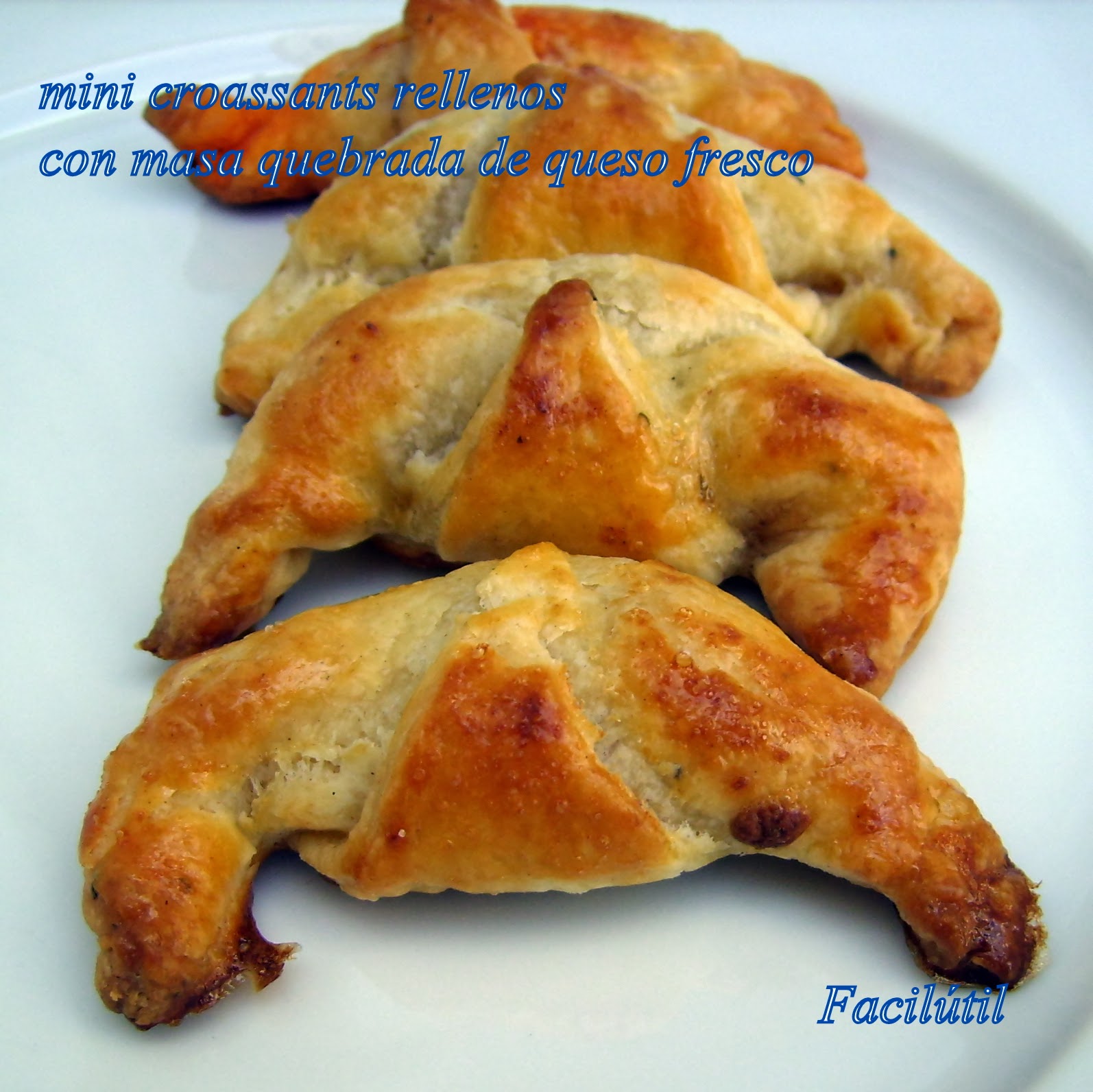 Mini croissants salados rellenos con masa quebrada de queso