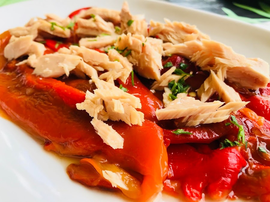 Ensalada de pimientos asados con bonito | Cocina