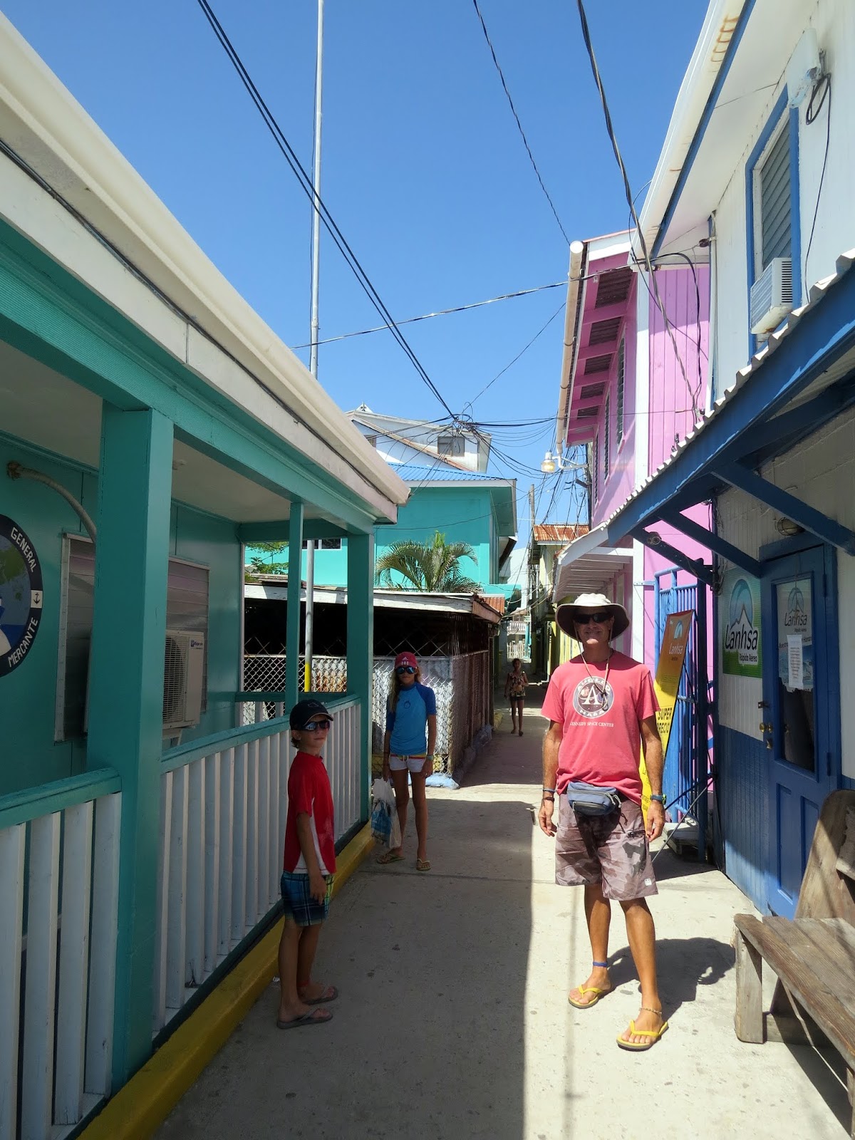 Taia (English): Guanaja, Honduras