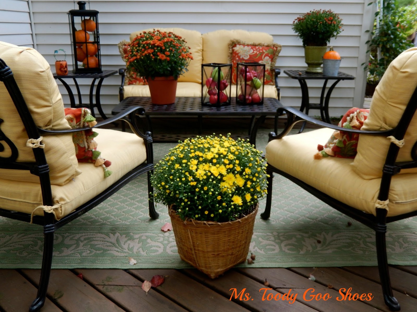 Outdoor Fall Decor by Ms. Toody Goo Shoes