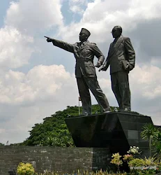 patung proklamator soekarno-hatta bandara cengkareng