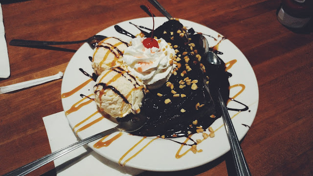 Cheddar's hot fudge cake sundae dessert #ad 