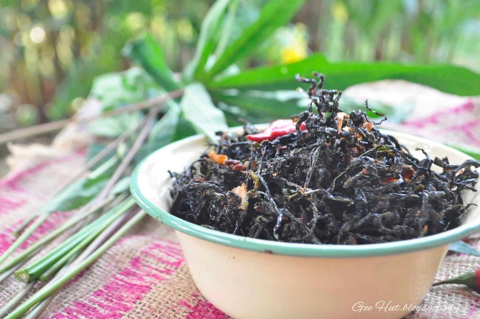 GeeHut: Sambal garing pucuk ubi
