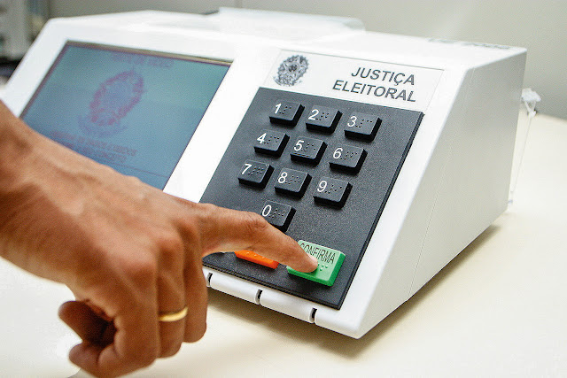Horário de verão não irá alterar computação de votos, como diz viral