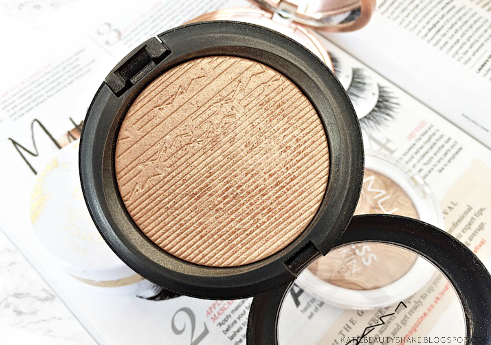 KATIEBEAUTYSHAKE POWDER HIGHLIGHT GOLDEN GLOW