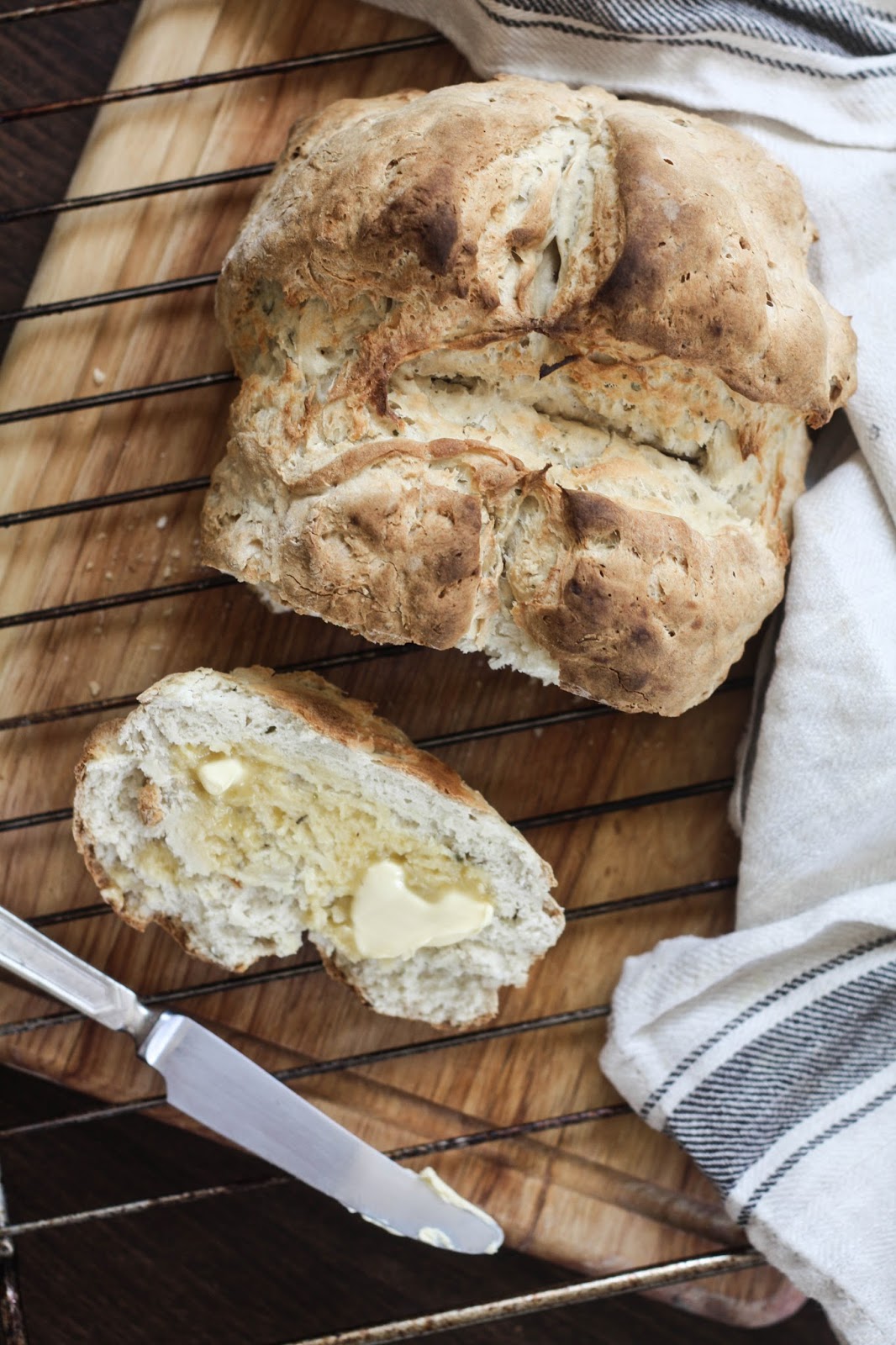 Easy oregano & garlic bread Easy oregano & garlic bread