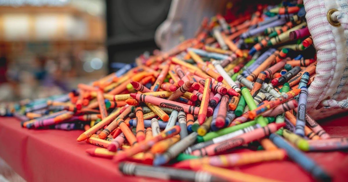 NickALive!: Crayon Collection Breaks Guinness World Record by Donating