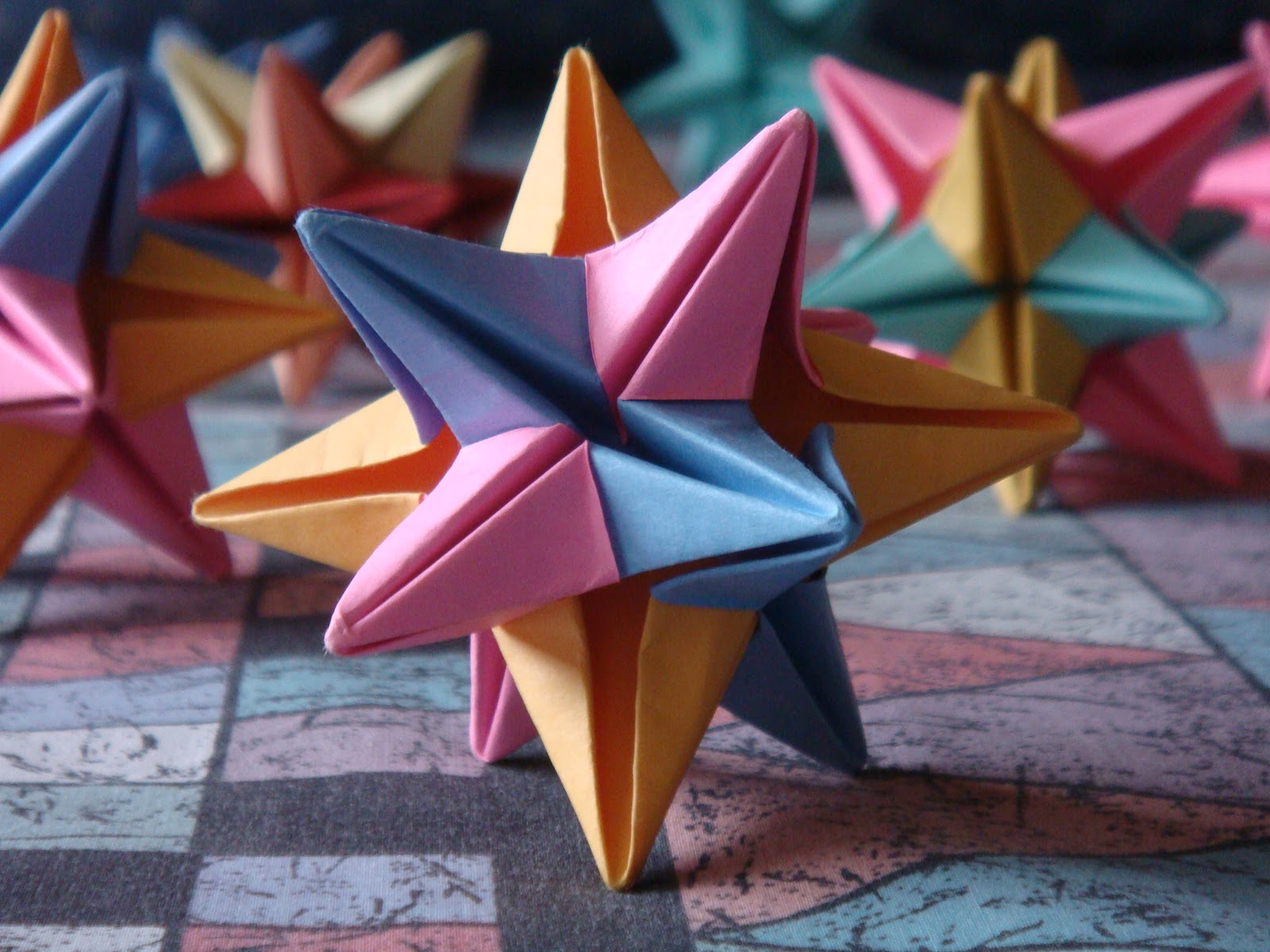 Origami Maniacs Origami Omega Star By John Montroll