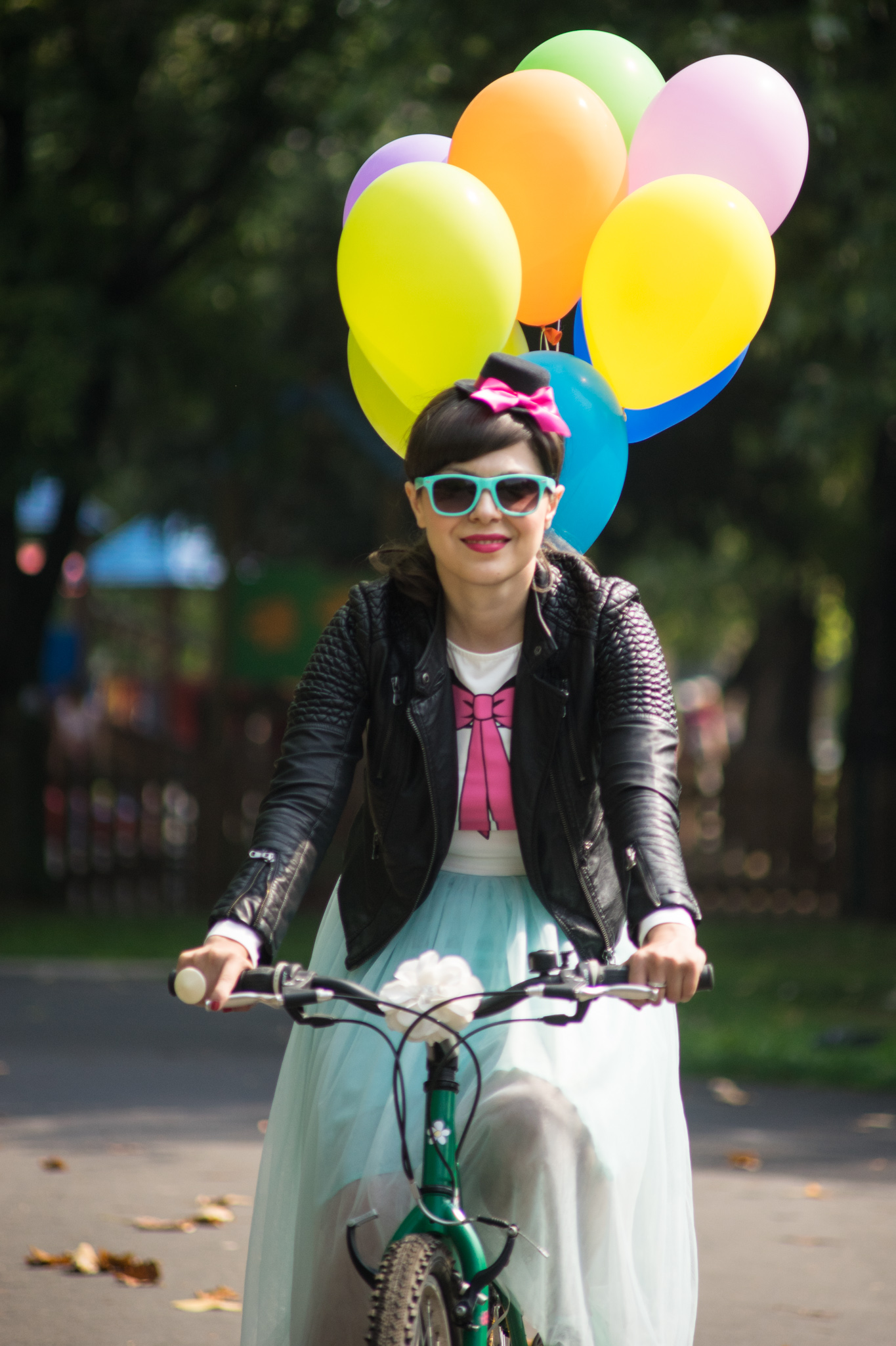 special 30th birthday photo shoot - tutu, bows and colorful balloons koton mint tulle skirt mint sneakers h&m crop top pink bow new yorker leather jacket rockish vibes rock brasov transfagarasan romania 