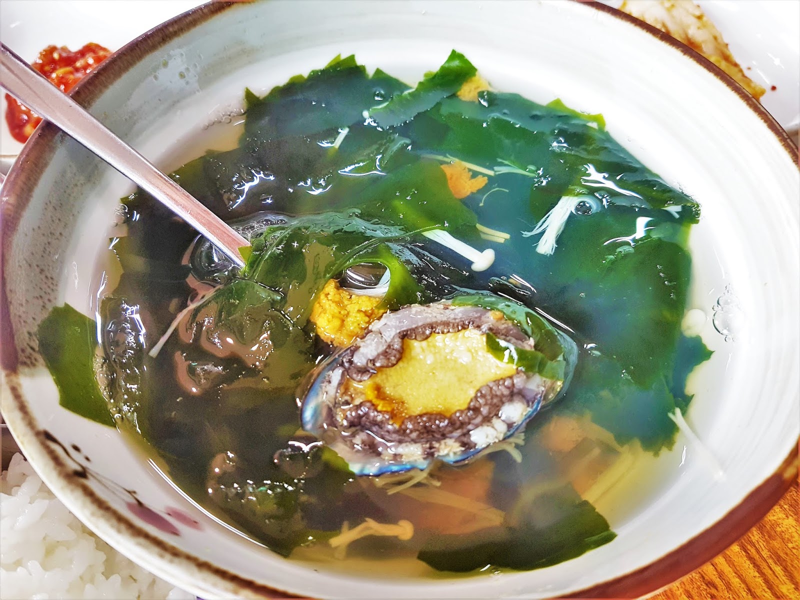 HAPPYDALKIS 1 April 2018 Super delicious abalone sea urchin seaweed soup
