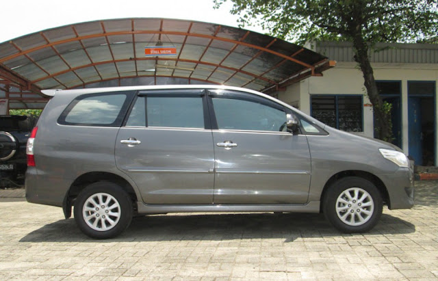 Rental Mobil Toyota Innova 2012 Rental Mobil Toyota Innova 2012