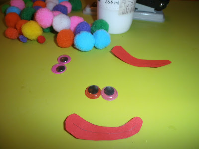 κλόουν από χάρτινα πιάτα