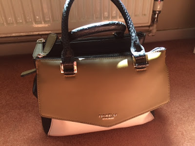 Fiorelli, Handbag, Shoeaholics, What's in my bag, Holiday