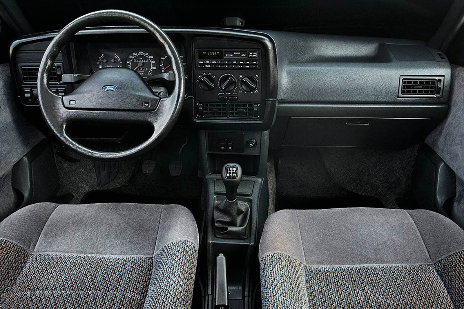 Ford Versailles fotos, consumo, desempenho e preços