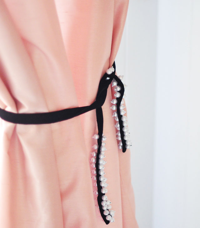 DIY pearl velvet ribbon curtain tieback