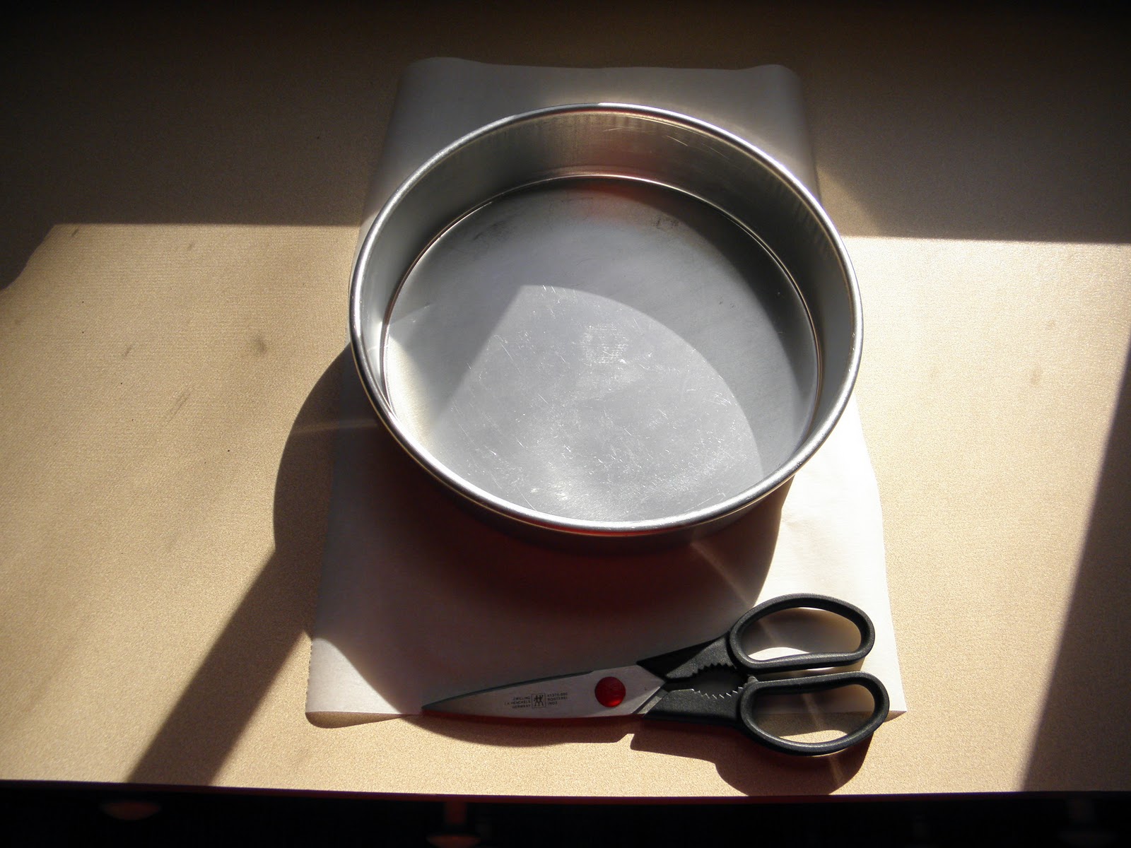 Lining a Round Cake Pan