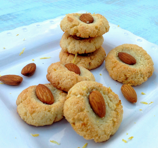 Biskuttini tal-lewz  (galletas maltesas de almendras)