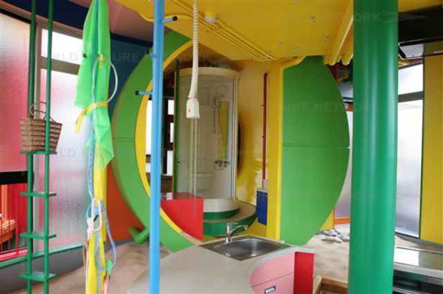 KERANDA MAYAT: Rumah Yang Pelik