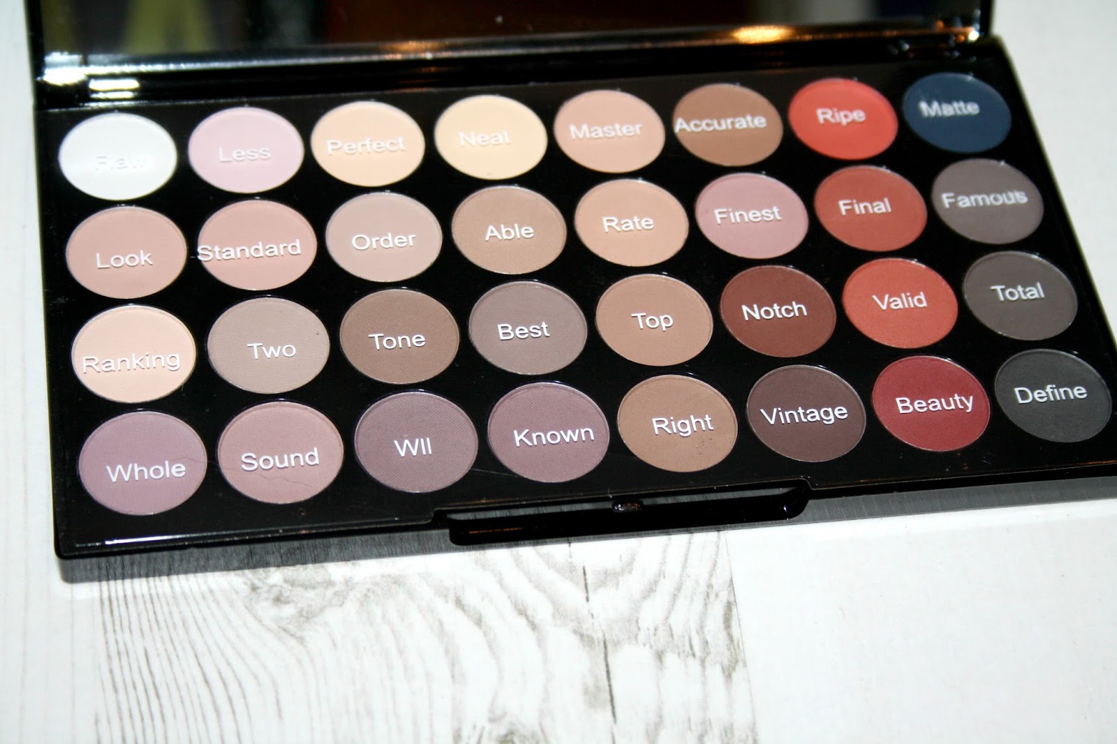 beautyqueenuk Makeup Revolution Flawless Matte 2