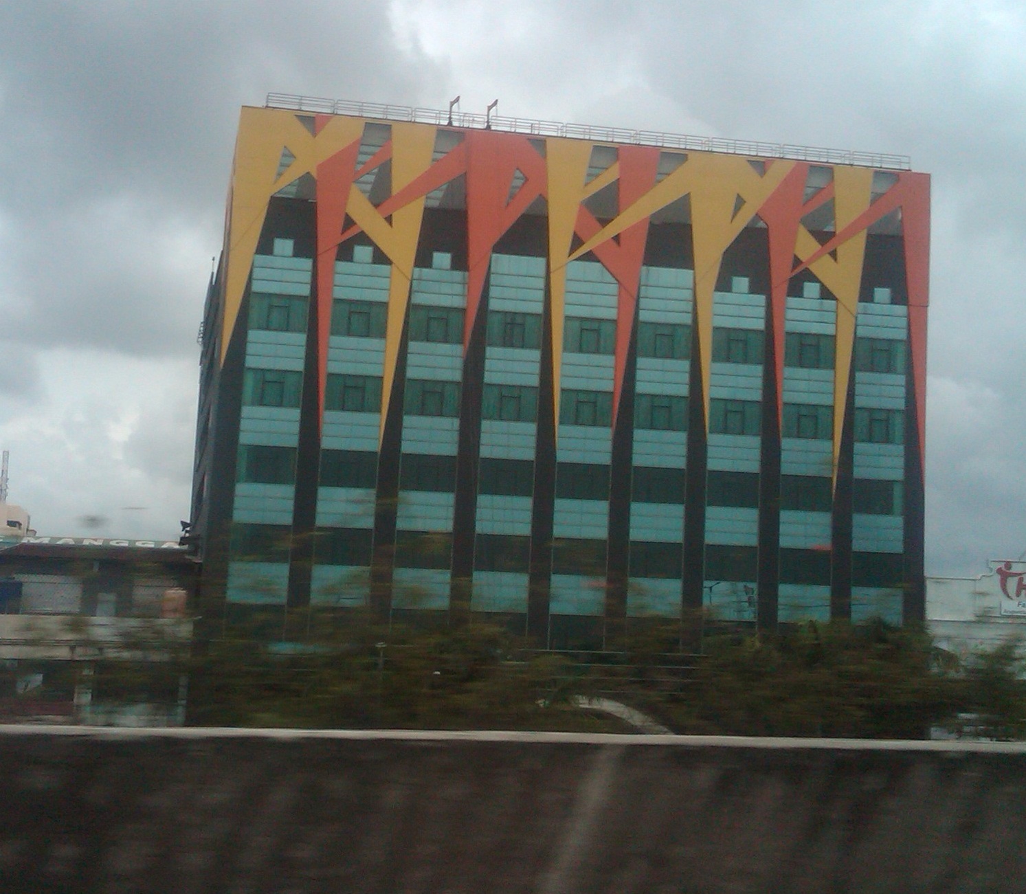 TAKJUB INDONESIA: HOTEL ALEXIS, JAKARTA