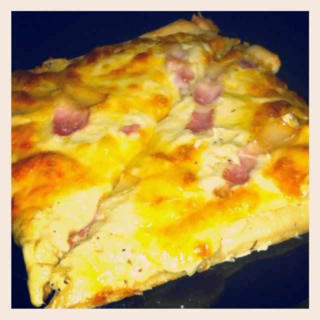 Matloggen French onion dip pizza