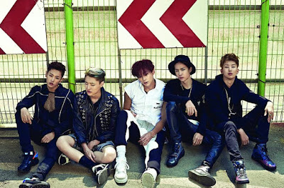 UNIQ UNIQ