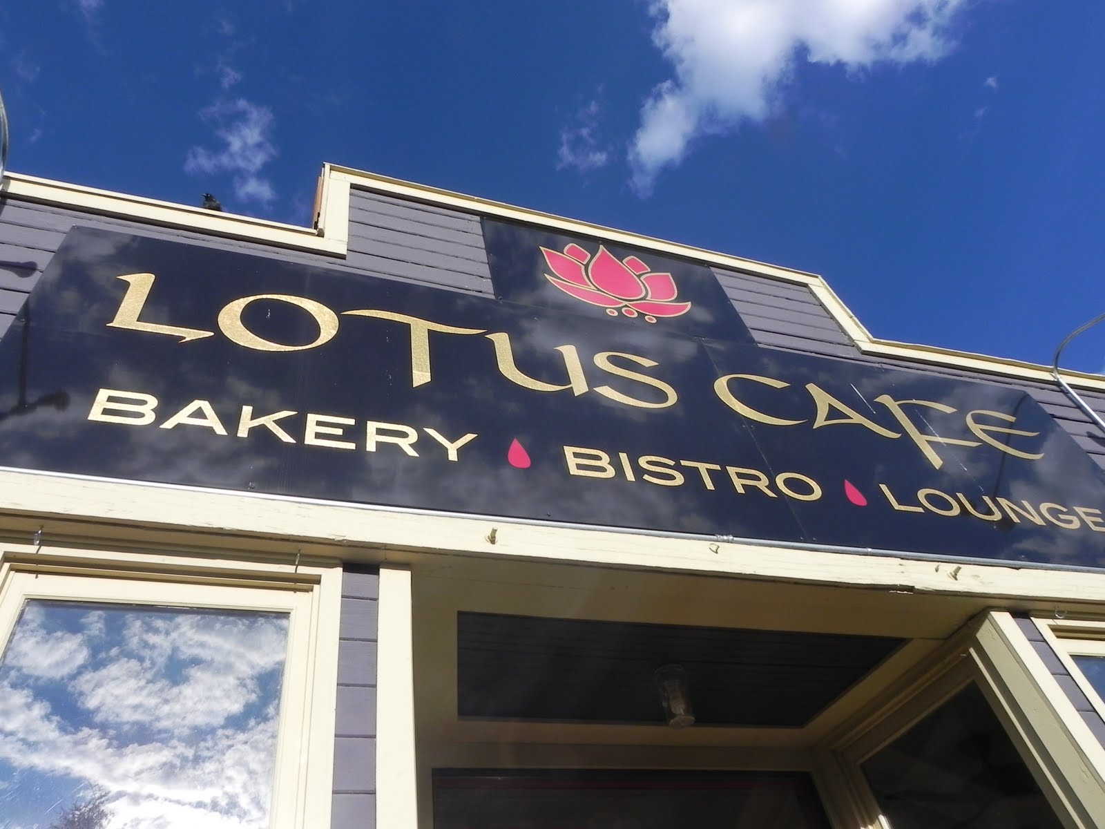 Flexitarian Writer: Review: Lotus Cafe (Jackson, WY)