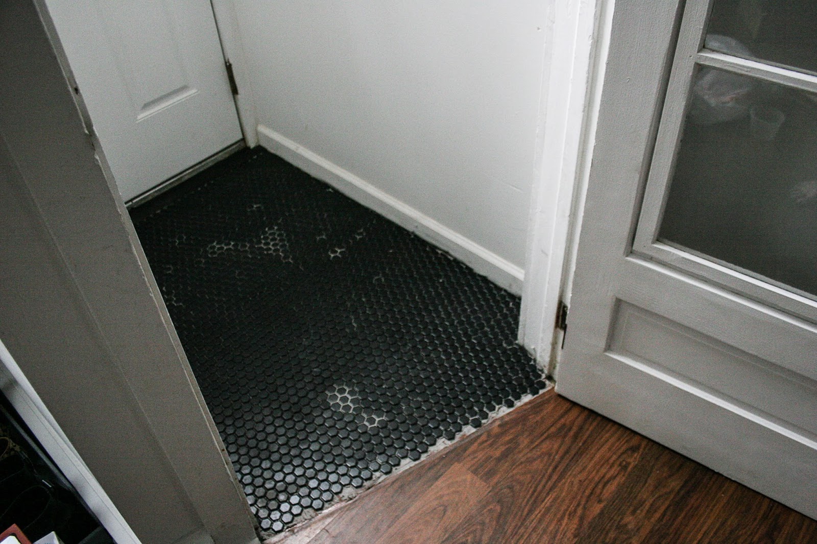 How to tile a vestibule floor