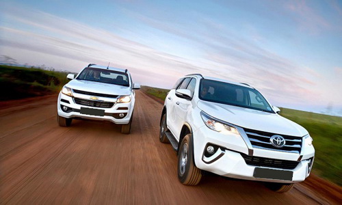Membandingkan Chevrolet Trailblazer vs Toyota All-new Fortuner Chevrolet Trailblazer vs Toyota All-new Fortuner