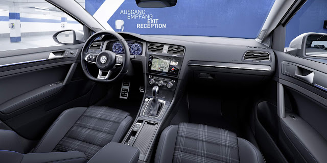 VW Golf 2018 GTE - interior
