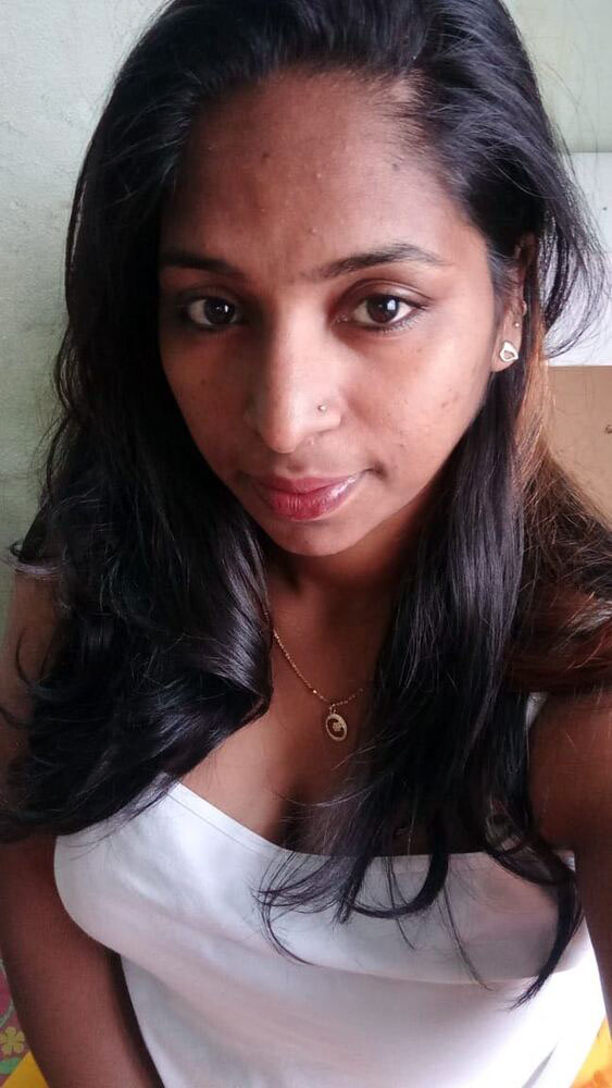 Hot SL Girl Selfie Pics - Leakedbabez- First On Net Hot SL Girl Selfie Pics - Leakedbabez- First On Net