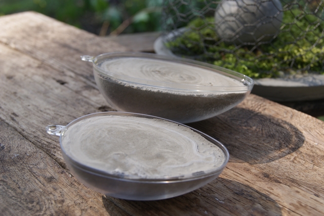 Filz Und Garten Gartenblog Ostereier Aus Beton Selber Giessen