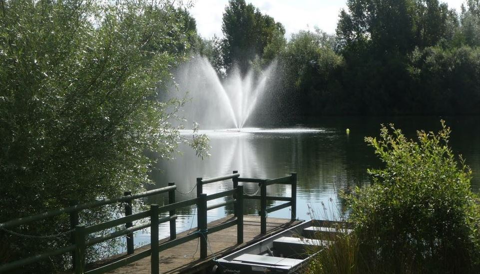 The Holiday Cottages Lodge 5 Windrush Lake, South Cerney, Cirencester
