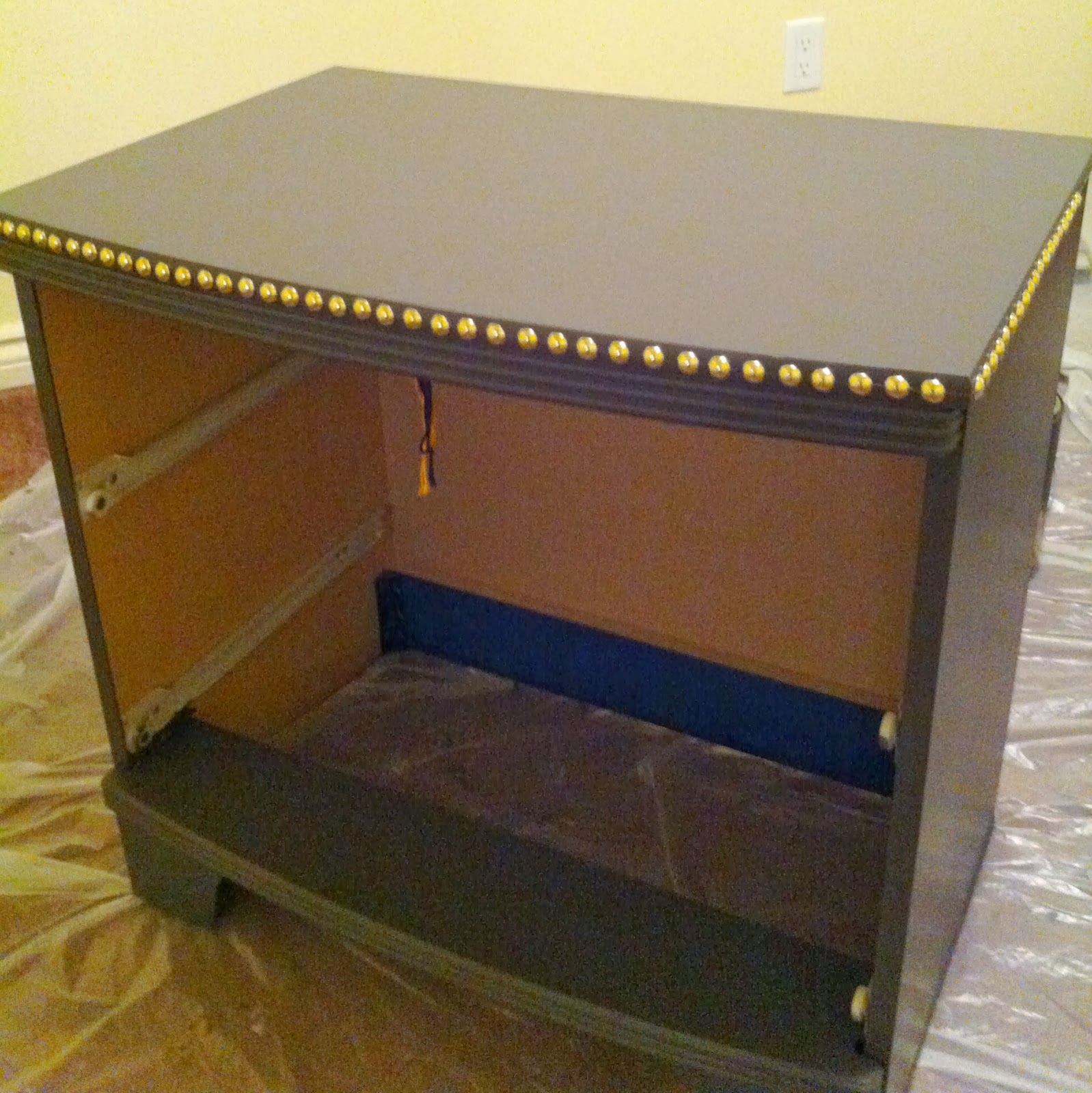 danielleDEVRIES Designs DIY BEDSIDE TABLE TRANSFORMATION...