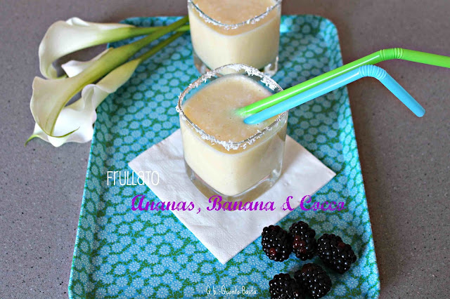 smoothie con ananas banana e cocco