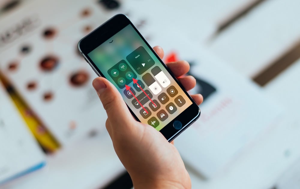 How to Completely Turn Off Wi-Fi and Bluetooth in iOS 11 on iPhone or iPad Here's a quick way to turn off or disable Wi-Fi and Bluetooth completely in iOS 11 on your iPhone or iPad with these following steps.