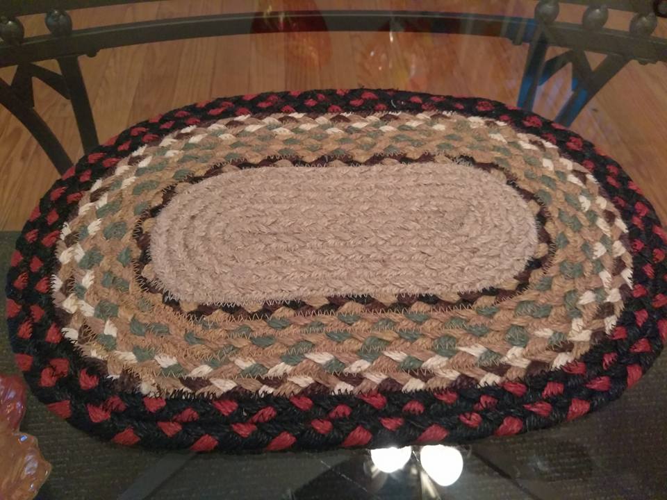 Walk in Creativity Primitive Oval braided table Mat