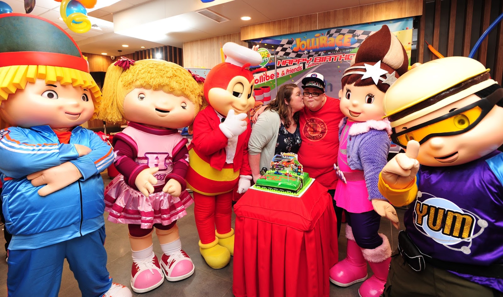 Hugknucklestv celebrated a jolliest party with fans at jollibee bgc triangl...