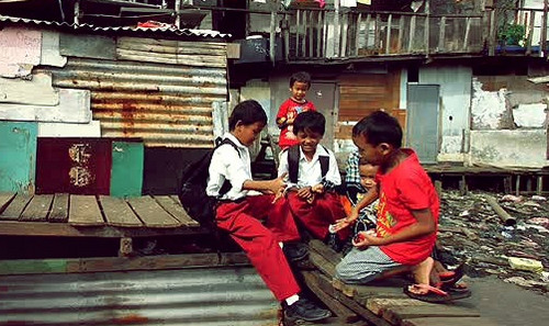 Ancaman militer dan nonmiliter di indonesia Ancaman militer dan nonmiliter di indonesia