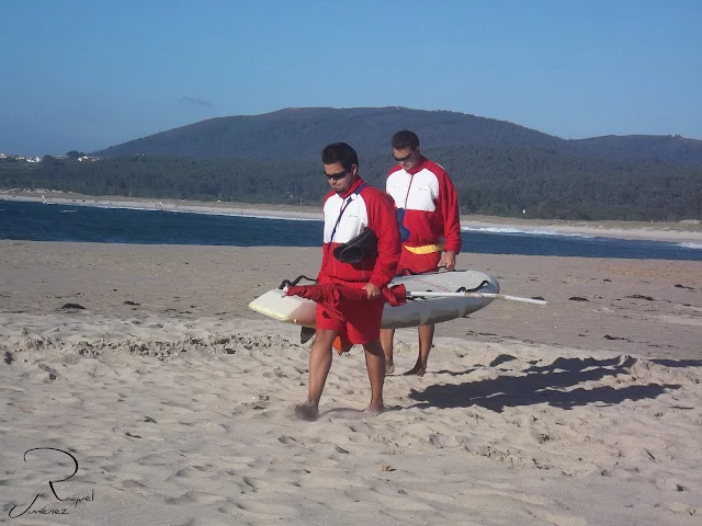 Los vigilantes de la playa. galicia