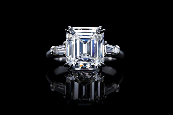 Marquise diamond ring auction