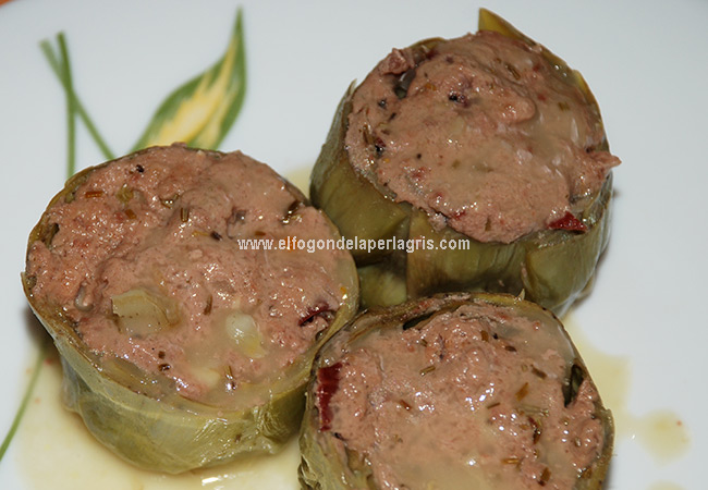 Alcachofas rellenas de jamón y queso Alcachofas rellenas de jamón y queso