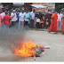 திருகோணமலையில் சரத் பொன்சேகாவினது உருவப் பொம்மை எரிப்பு.